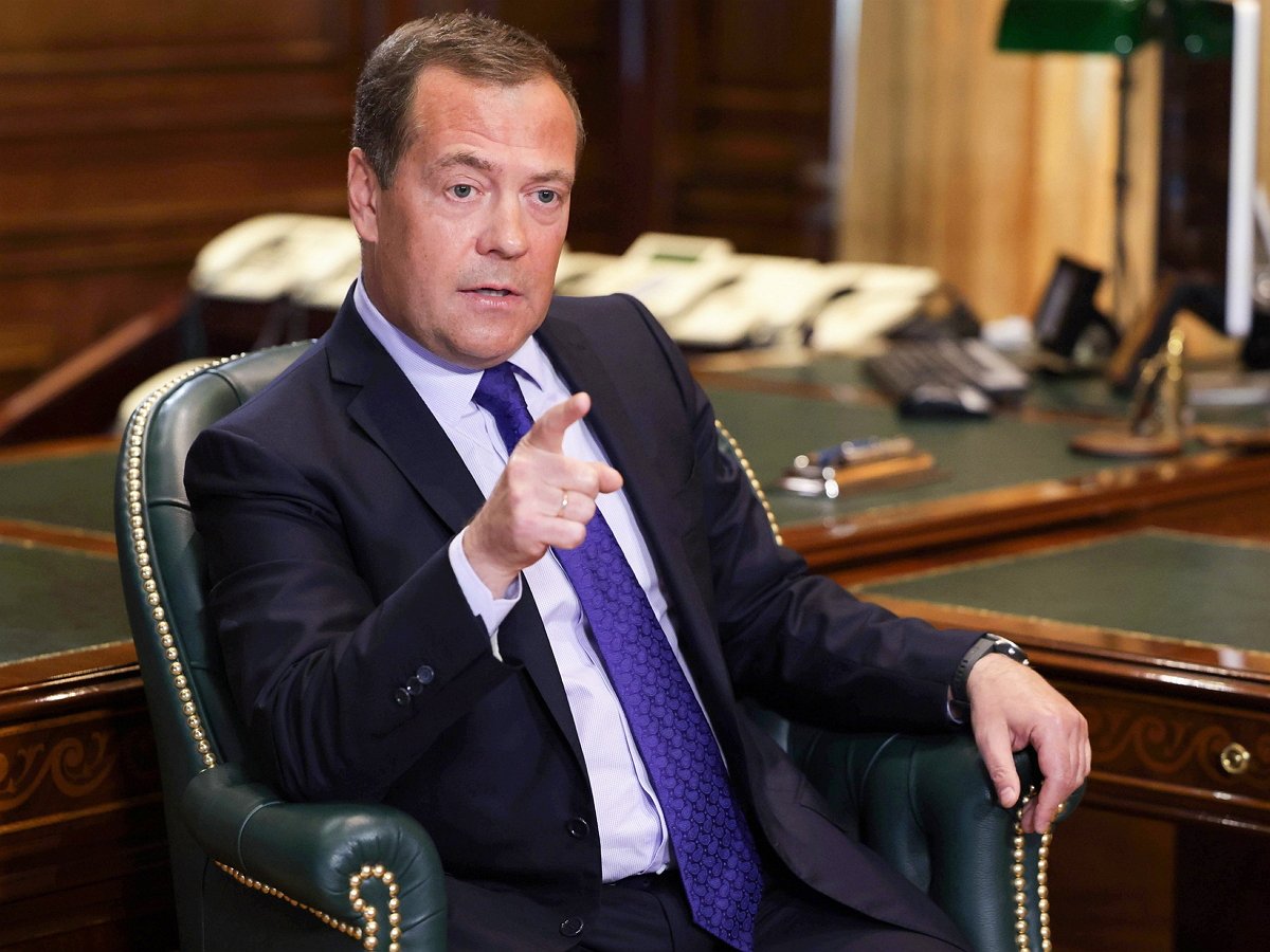 «Уроды, ублюдки и имбецилы»: стало известно, что стоит за скандальными постами Медведева