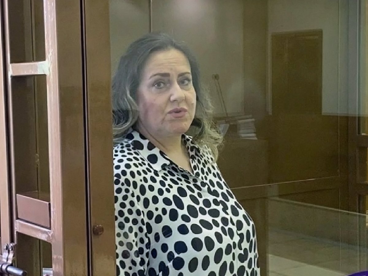 Экс-судью Елену Кондрат отправили в колонию на 9 лет по делу о взятке