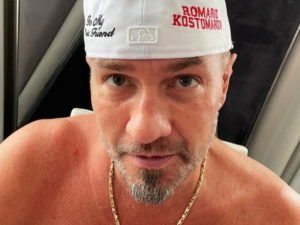 Роман Костомаров