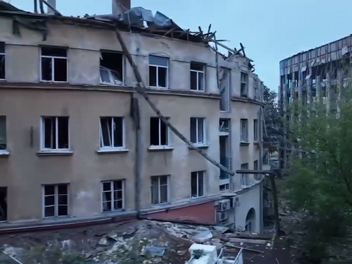 ВС РФ разбомбили казармы во Львове, где находились до 800 военных ВСУ и танки Challenger