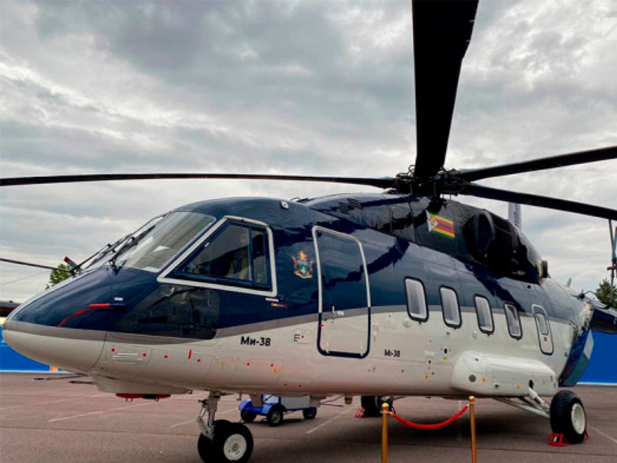 Путин подарил главе Зимбабве Мнангагве президентский вертолет Ми-38