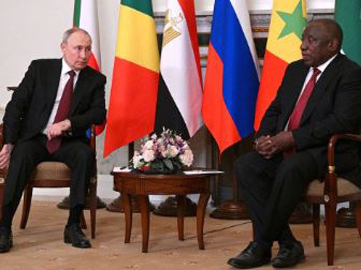 Власти ЮАР попросили, чтобы на саммит БРИКС вместо Путина приехал Лавров