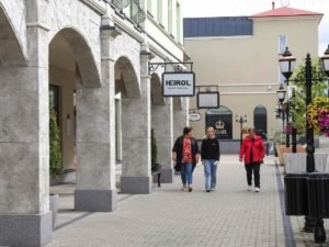 В Финляндии из-за отсутствия россиян обанкротилась аутлет-деревня Zsar