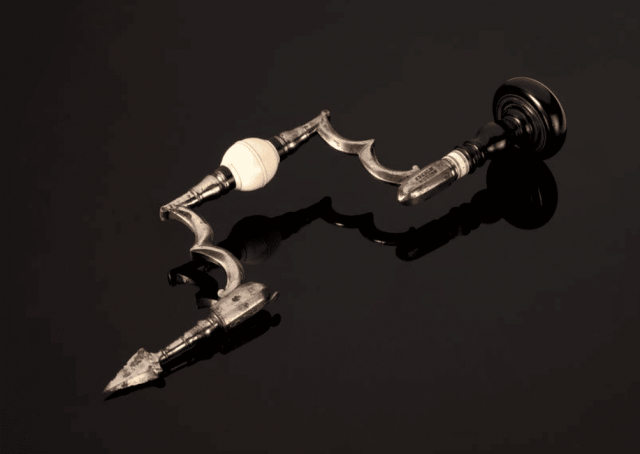 Как выглядели жуткие медицинские приспособления прошлого