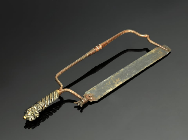 Как выглядели жуткие медицинские приспособления прошлого