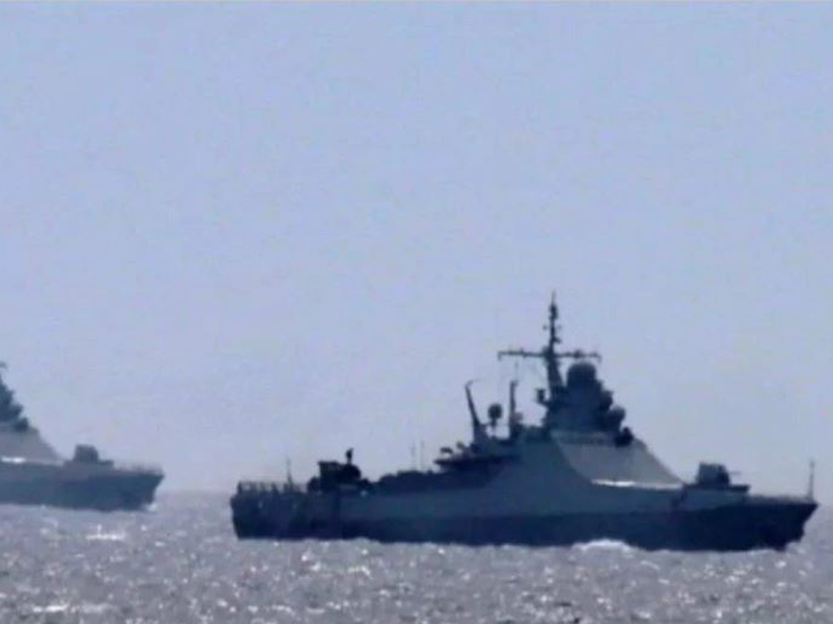Появилось видео попытки атаковать морским дроном корабль проекта 22160 в Чёрном море