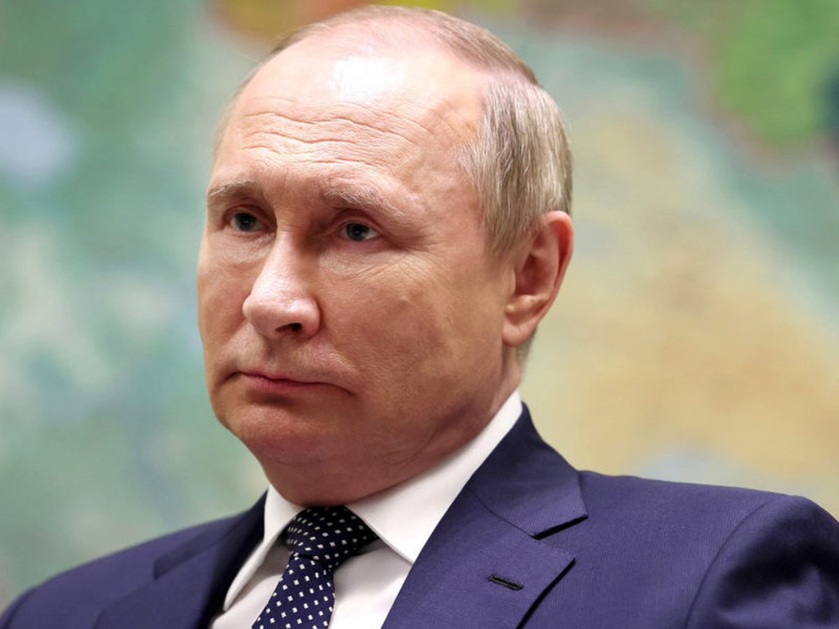 Все российские чиновники должны ездить на отечественных авто, заявил Путин