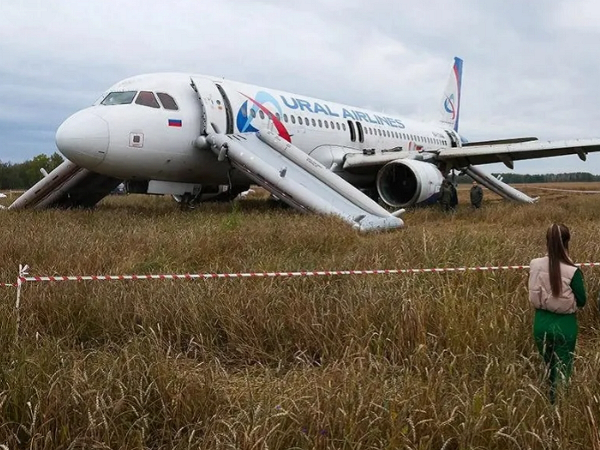 СМИ: расшифровка «черных ящиков» севшего в поле A320 произвела сенсацию1
