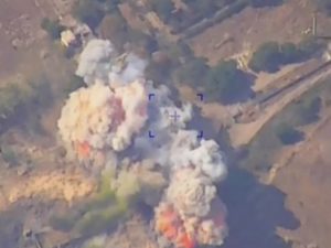 Опубликовано видео удара планирующей авиабомбой ФАБ-1500 М54 по укрепрайону ВСУ