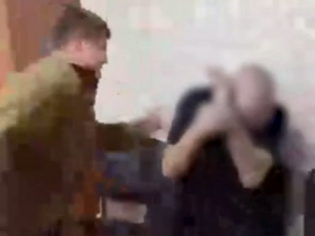 Адам Кадыров избивает Журавеля в СИЗО