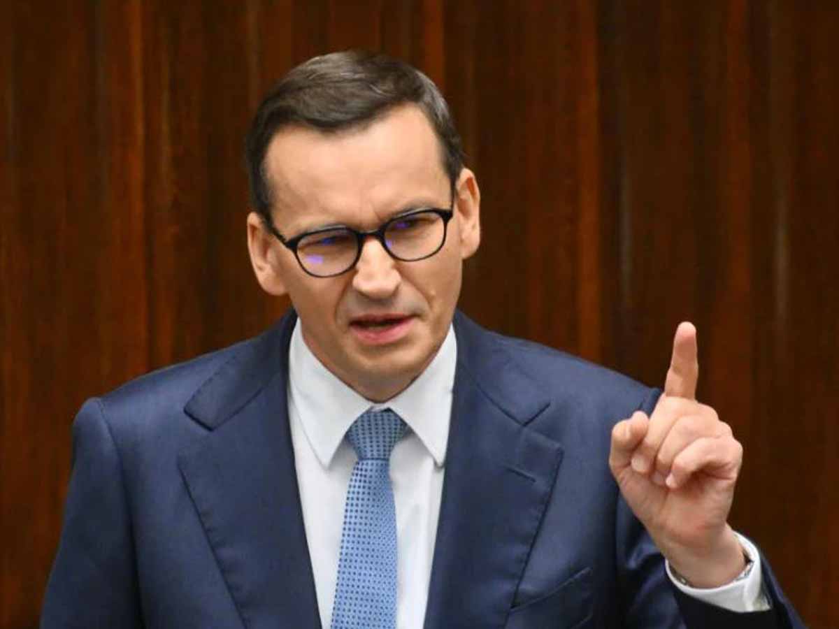 Премьер Польши Моравецкий публично пригрозил Зеленскому