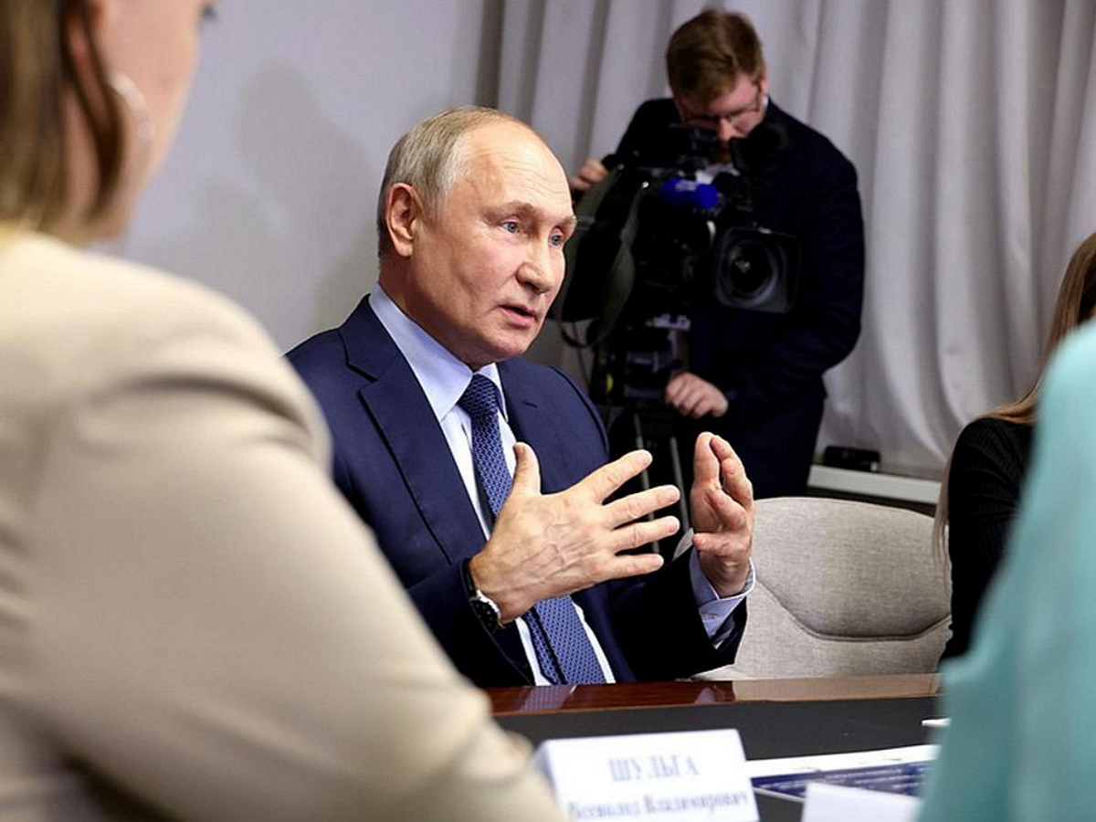 На встрече с учеными-ядерщиками Путин поделился советом, как найти идеальную жену