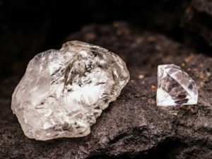 Россия прекратила продажу алмазов