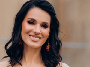 Украинскую телеведущую Ефросинину заочно осудили за фейки о ВС России