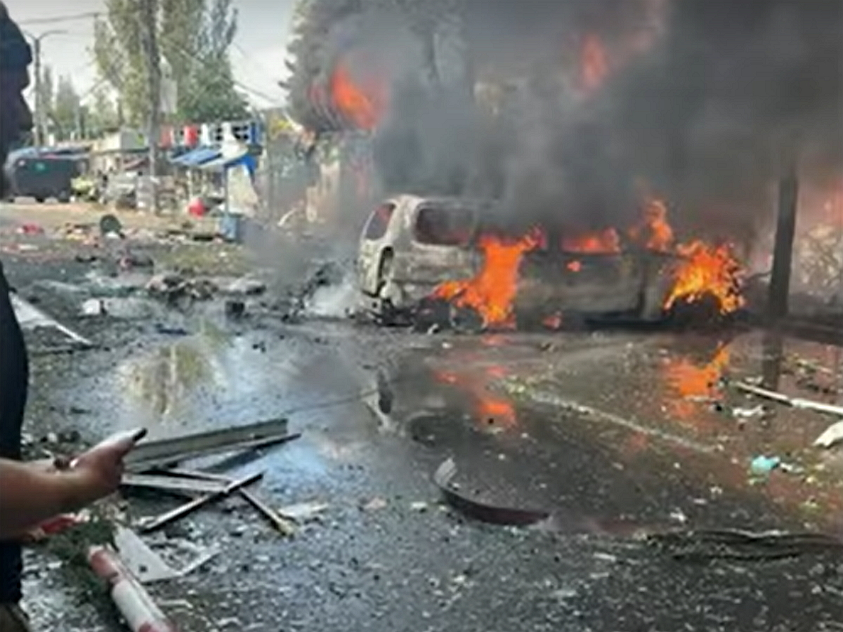 Зеленский заявил о 16 погибших после обстрела рынка в Константиновке