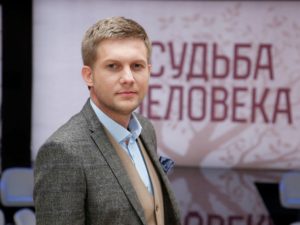 Борис Корчевников рухнул на колени во время эфира с Ковальчук