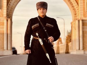 15-летнему сыну Рамзана Кадырова Адаму присвоено звание Героя Чечни