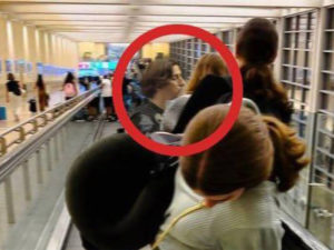 В аэропорту Израиля засняли на фото похожую на Пугачеву и Галкина* пару (ФОТО)