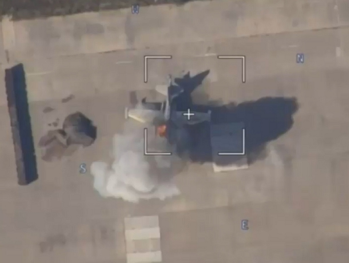 ВС РФ ударили «Ланцетом» по Су-25 ВС на аэродроме ВСУ: опубликовано видео