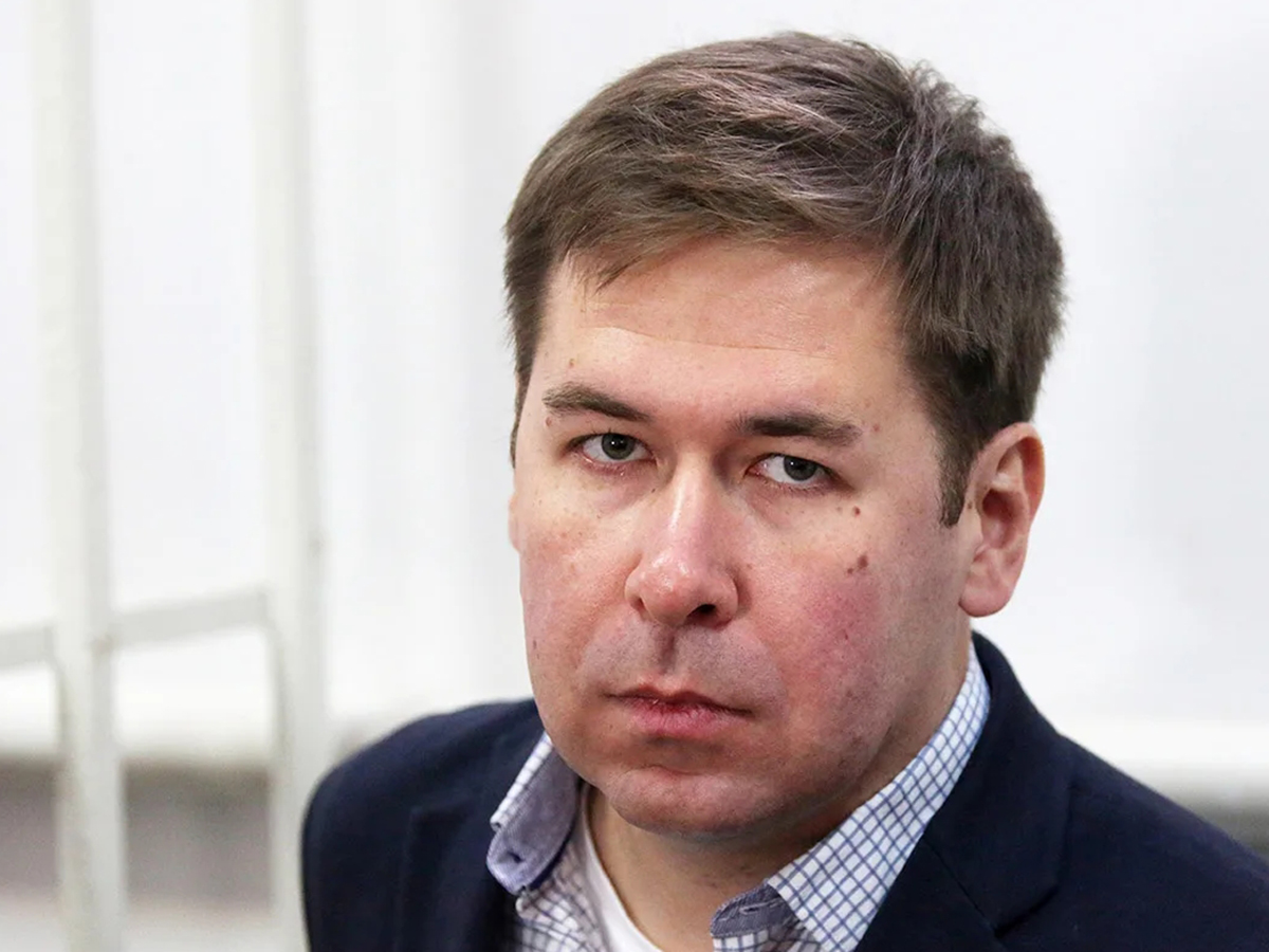 На экс-адвоката Илью Новикова* завели уголовное дело о госизмене