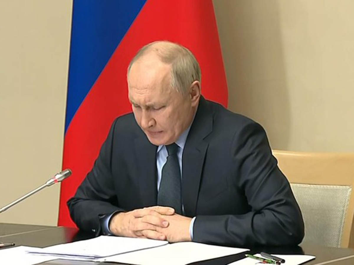 Владимир Путин провел совещание по Махачкале