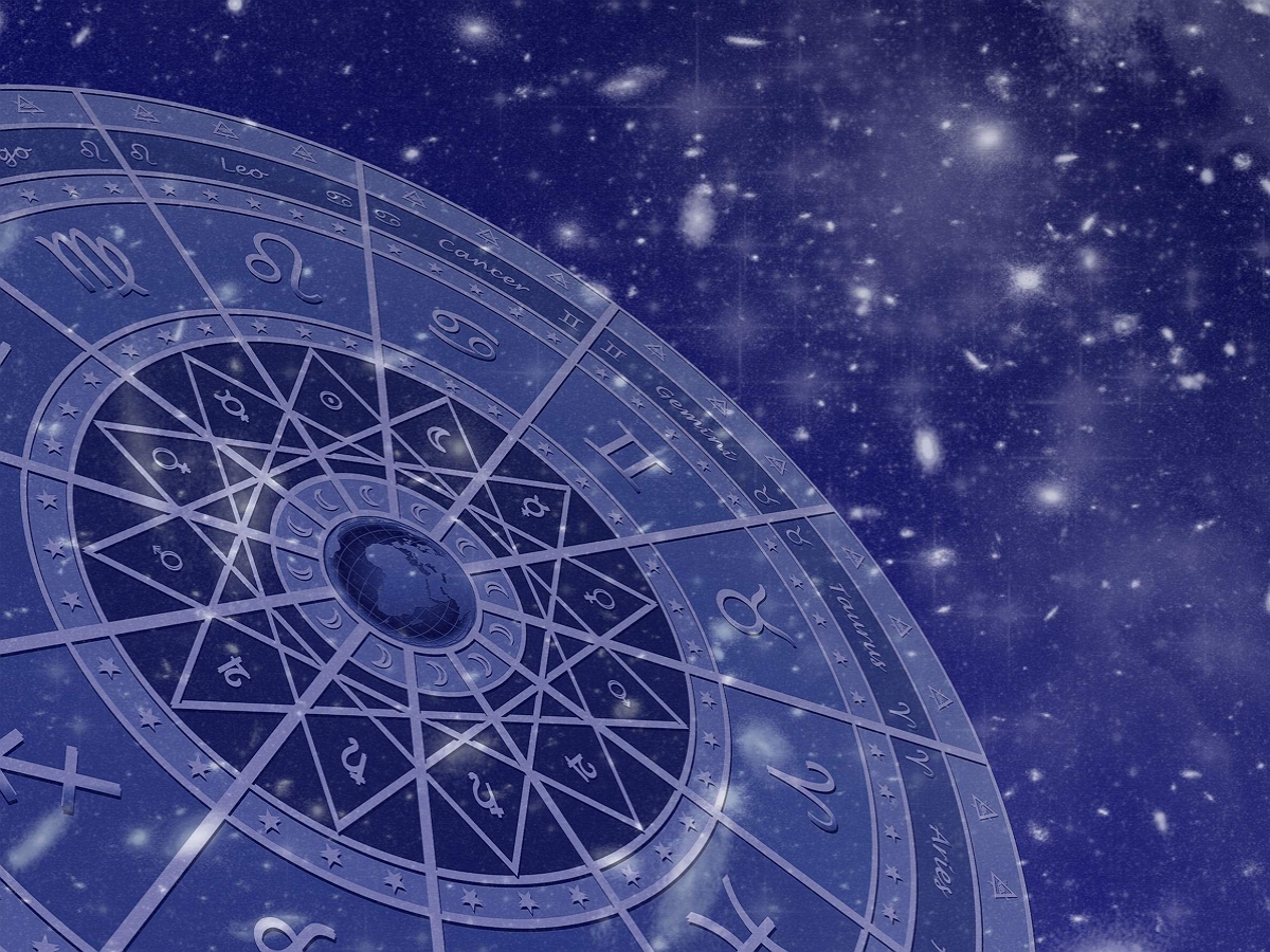 Астрологи назвали 4 знака Зодиака, которым удача принесет богатство в октябре