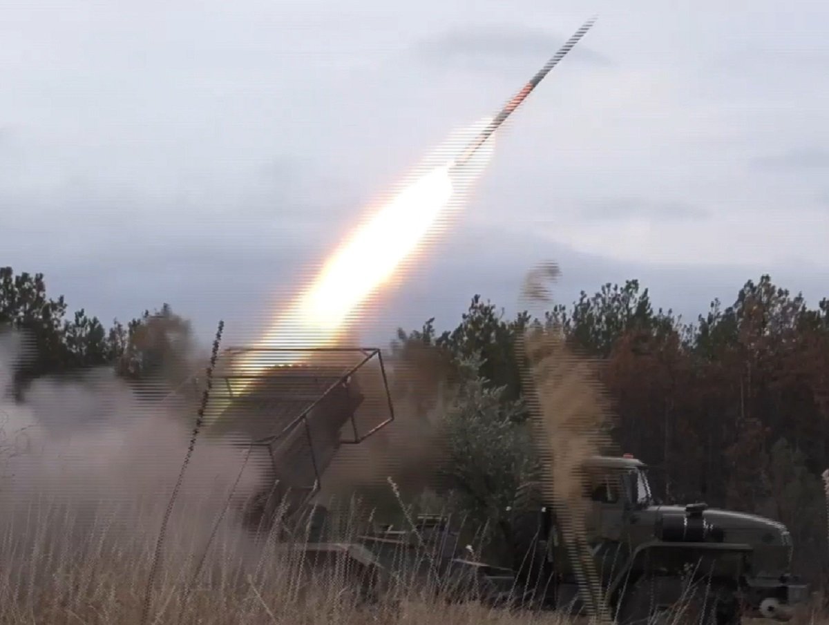 Российская армия атакует ВСУ, используя тактику «огневой карусели»