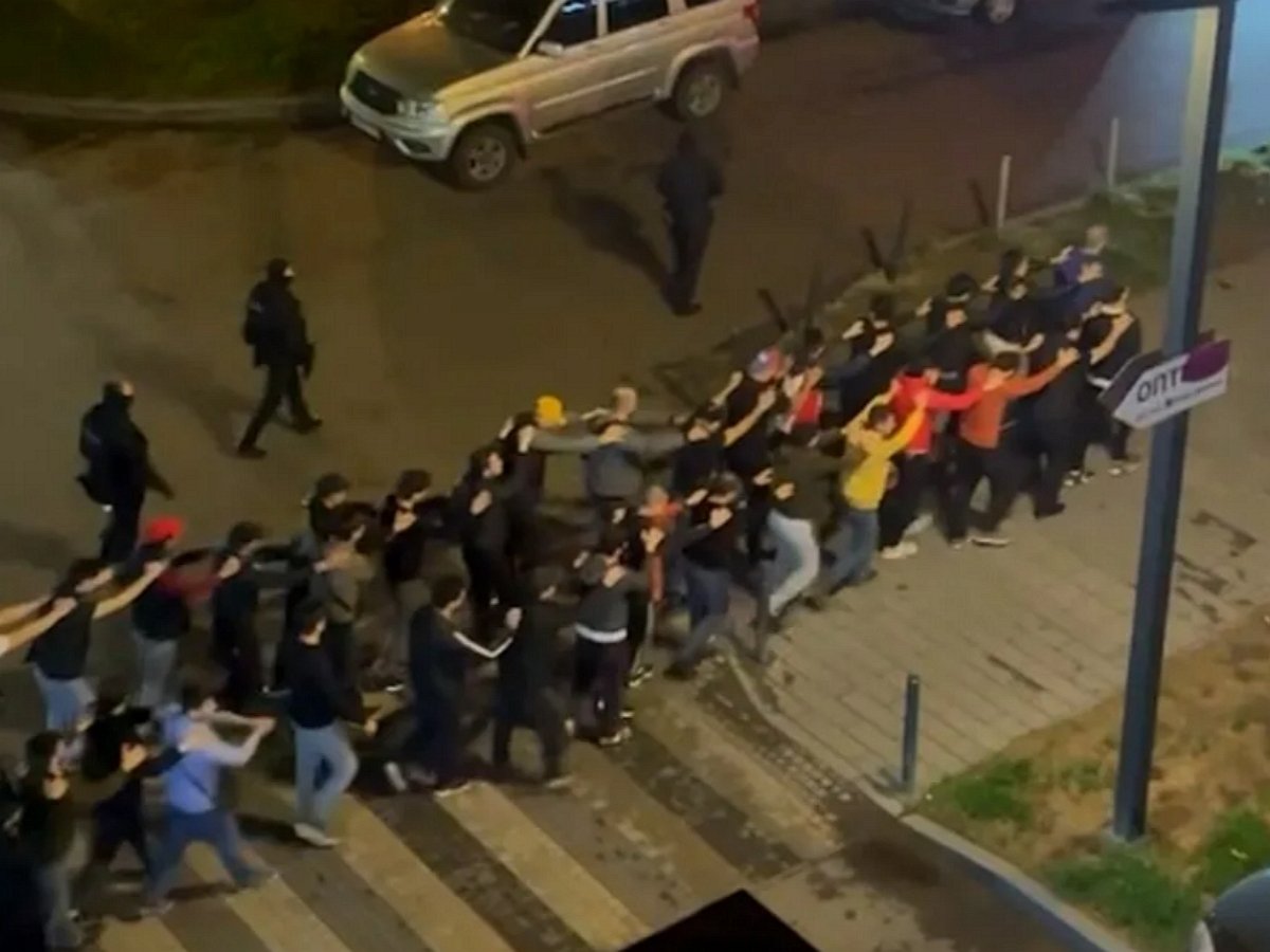 Почти 140 мигрантов задержали после массовой драки на стройке в Свиблово