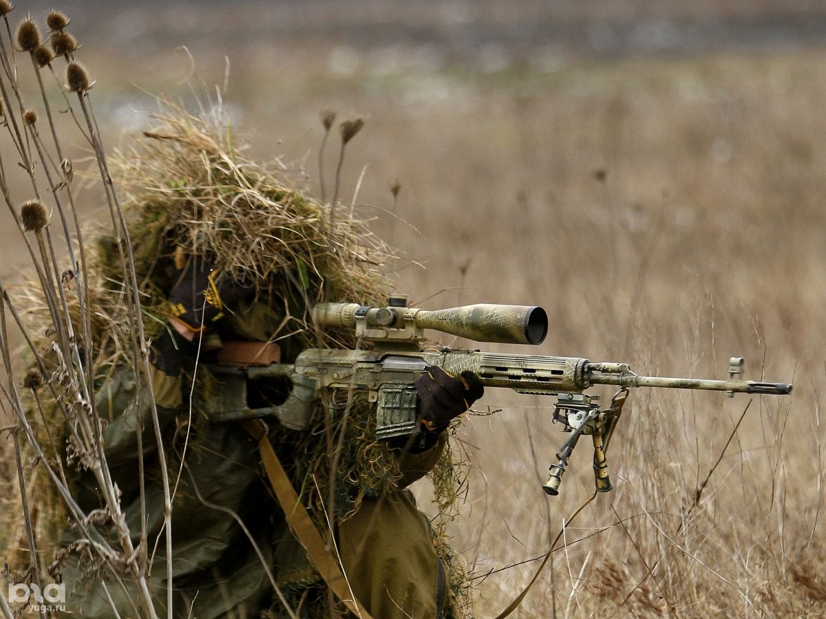 Снайпер ВС РФ ликвидировал пулеметчика ВСУ на расстоянии 1700 метров через амбразуру