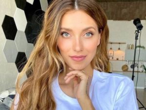 Регина Тодоренко перевоплотилась в Надежду Бабкину