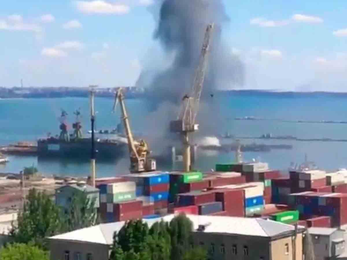 Россия уничтожила иностранное судно зашедшее в порт Одессы
