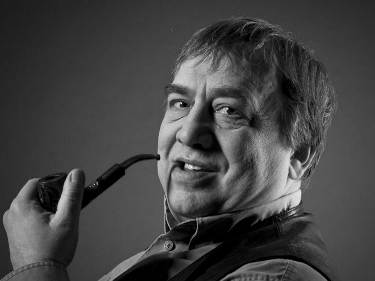 Знаменитости, которых мы потеряли в 2023 году (Часть 1)