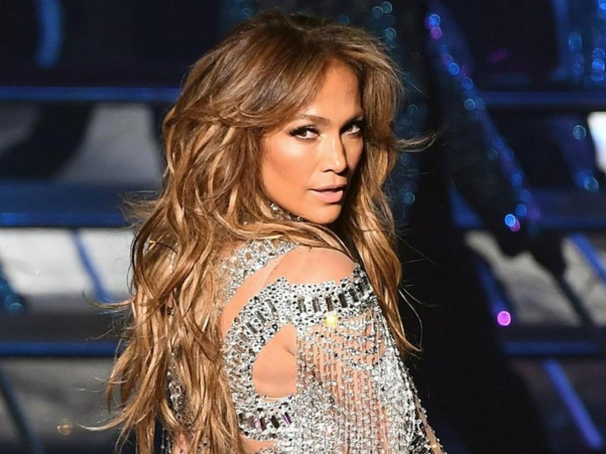 «Автомеханик Джен»: Джей Ло шокировала поклонников странным видом