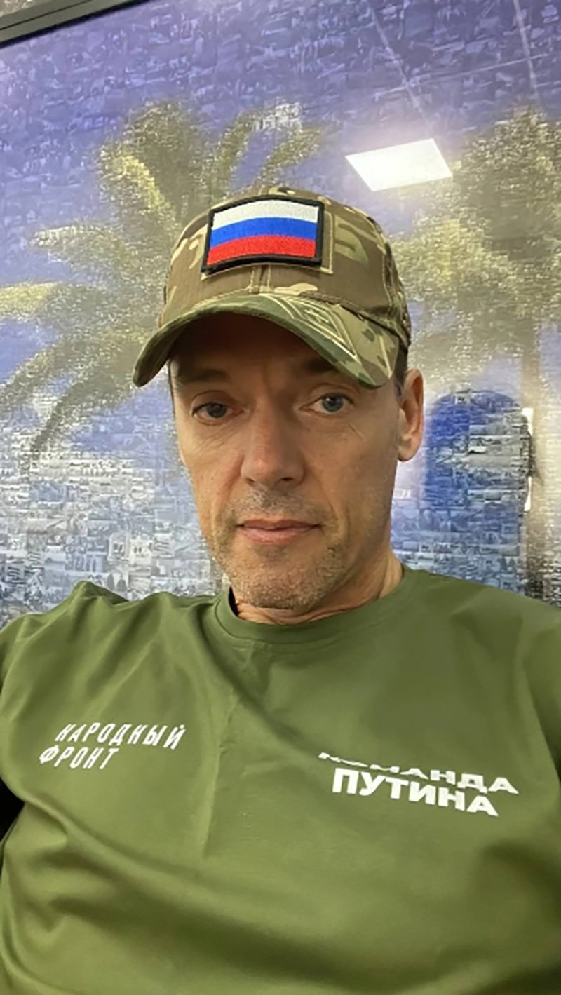 Вернувшийся из зоны СВО актер Мамаев устроил скандал из-за кепки с флагом РФ: пожаловался, что не пускали в эфир шоу Малахова (ФОТО)