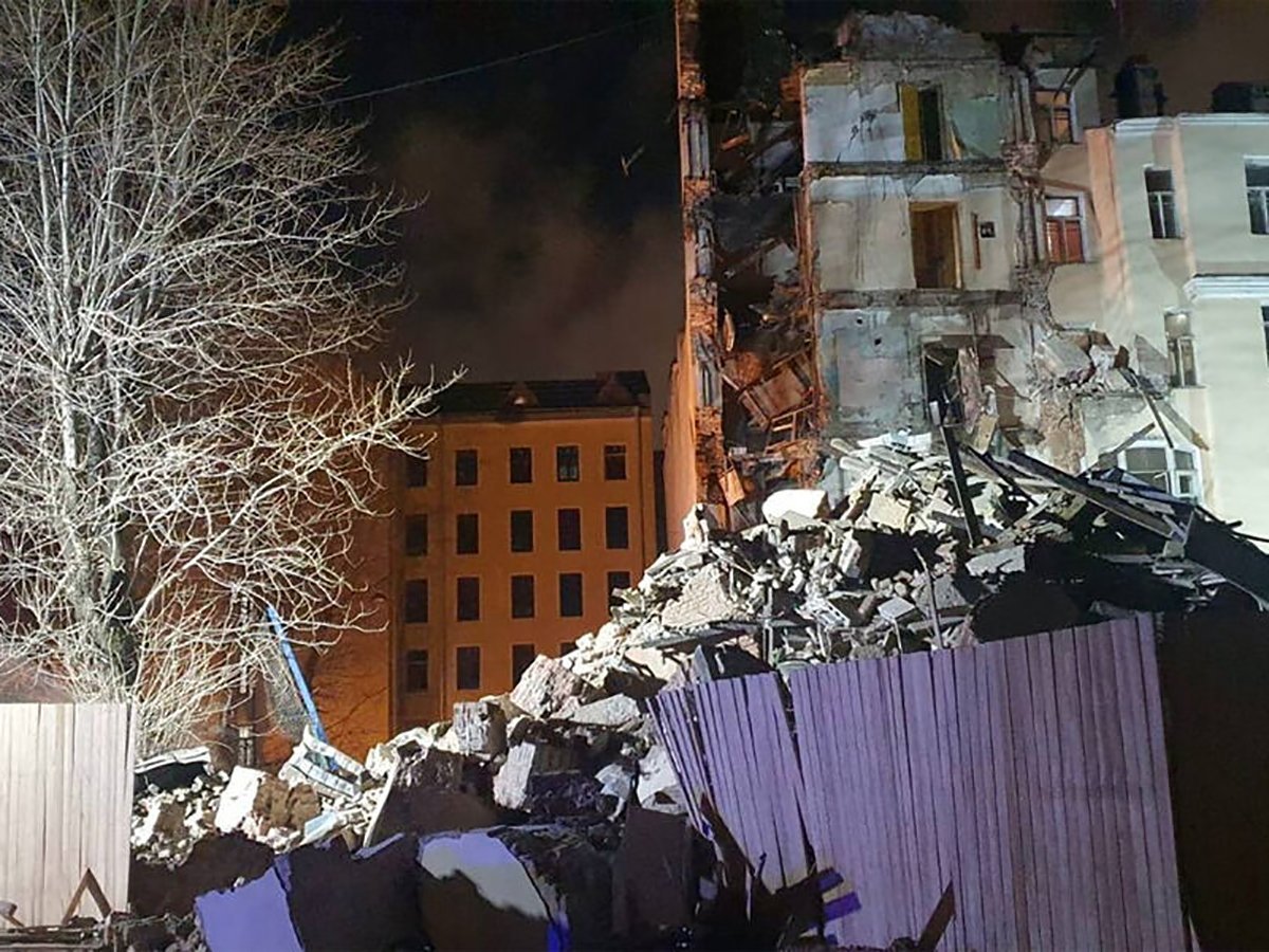 Обрушение здания в центре Санкт-Петербурга