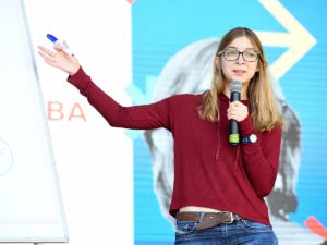 Журналистка Ася Казанцева покинула Россию