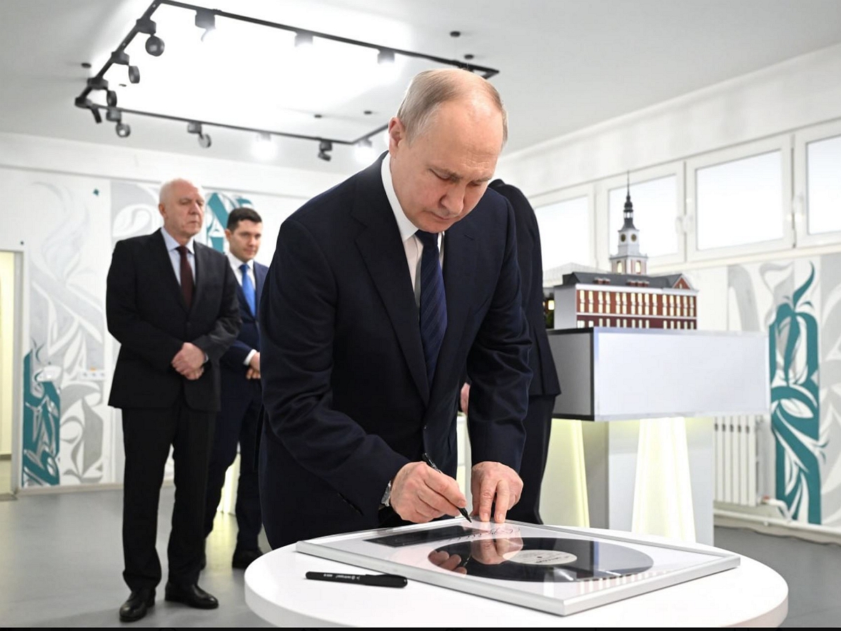 Telegraph: поездка Путина в Калининград вызвала панику в Европе