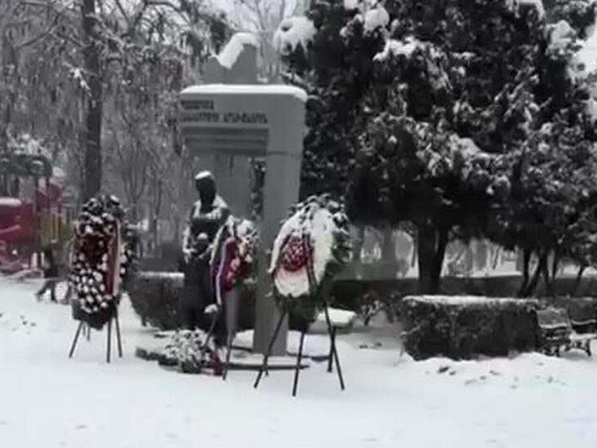 В Ереване осквернили памятник детям блокадного Ленинграда: опубликовано видео