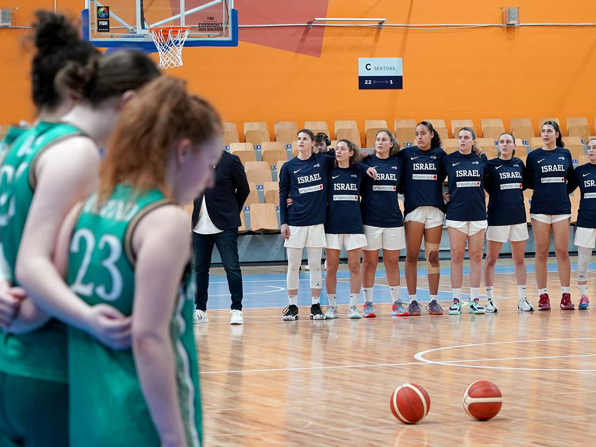 Баскетболистки сборной Ирландии отказались пожимать руку израильским спортсменкам перед матчем отбора ЧЕ (ВИДЕО)1