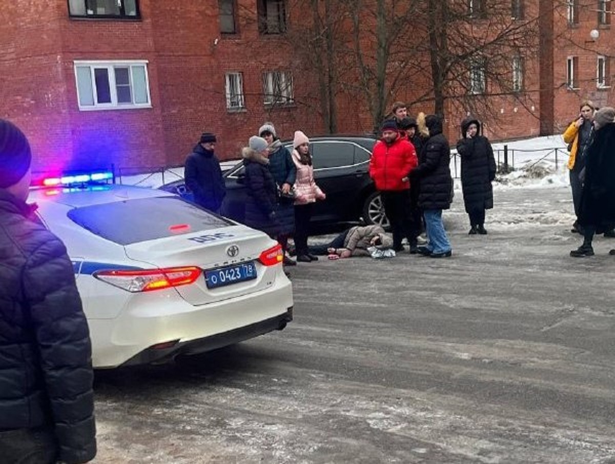 В Петербурге киллер выстрелил в голову водителю на глазах детей