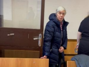 Суд отказался арестовывать педиатра по делу о насмешках над сыном погибшего участника СВО