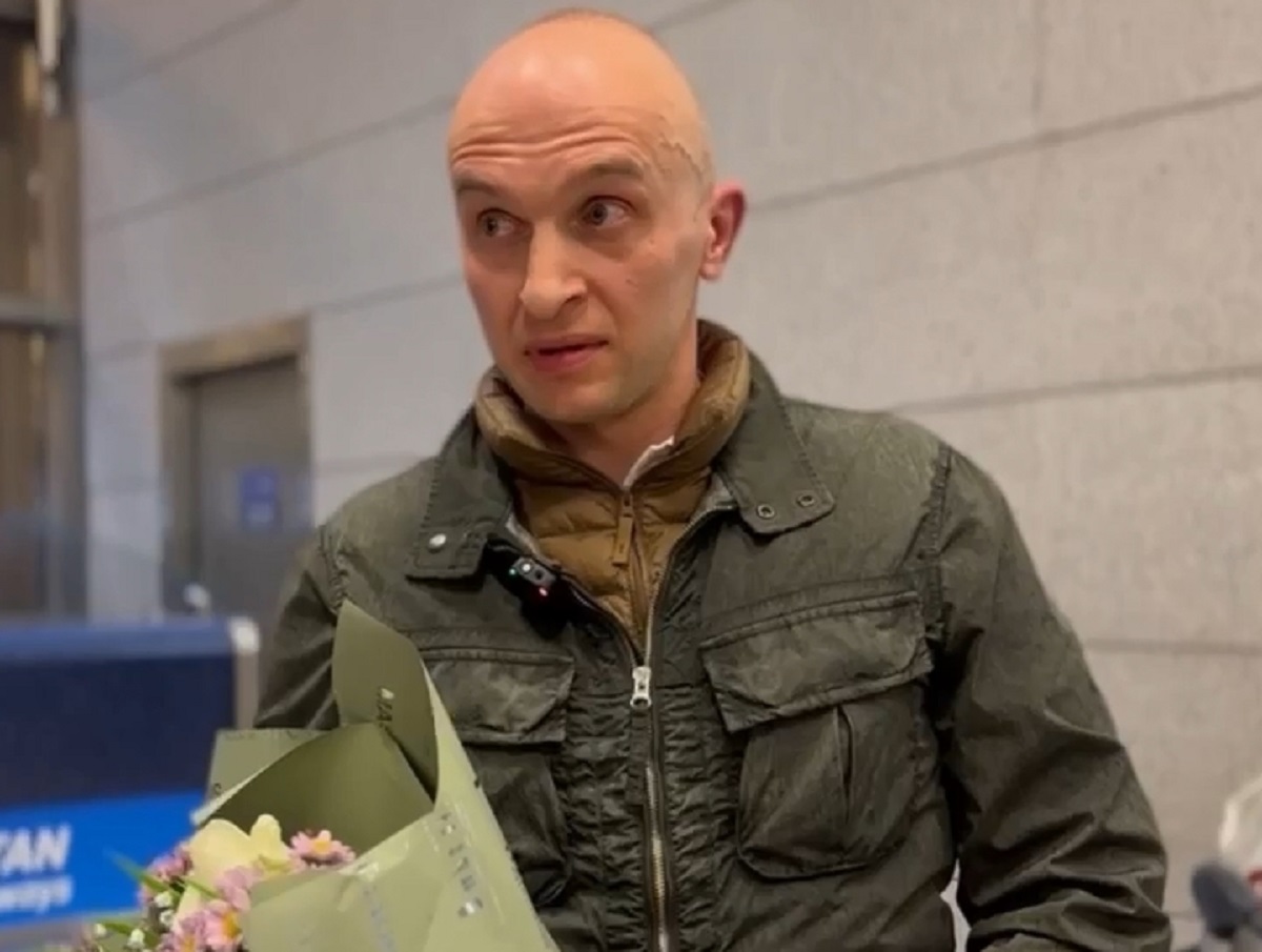 В Россию вернулся футбольной фанат Павел Косов, осужденный во Франции на 10 лет