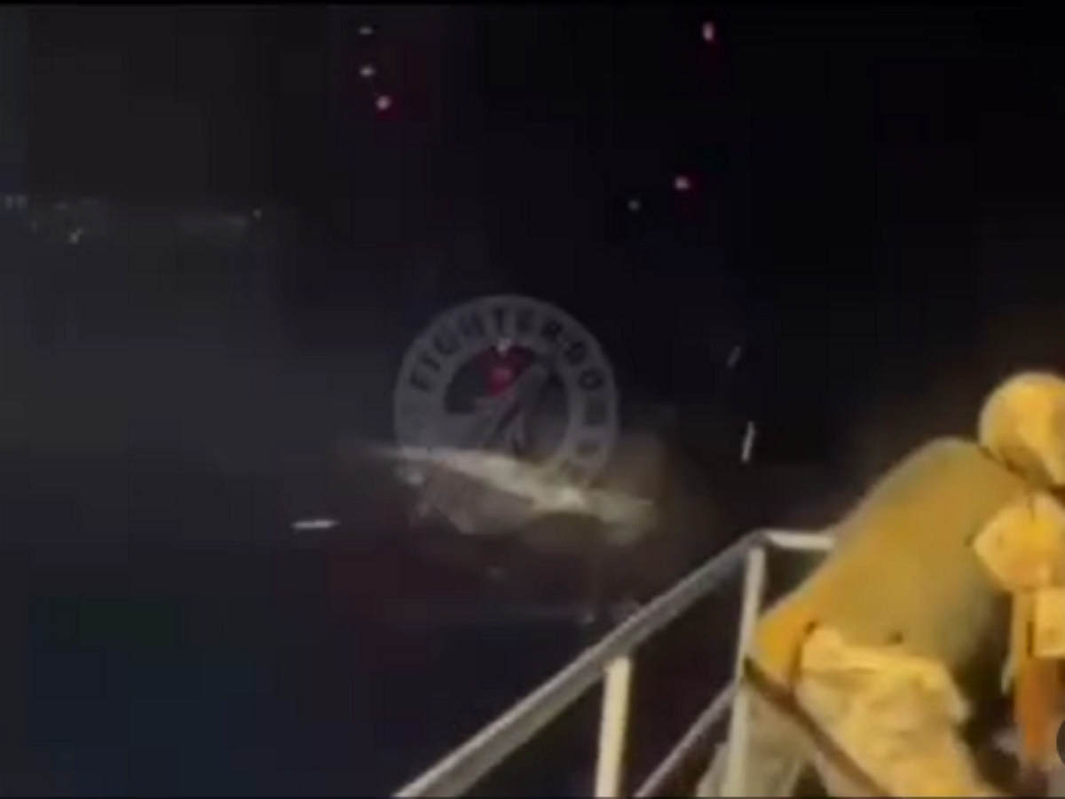 Опубликовано видео момента боя российского БДК «Цезарь Куников» с морскими БПЛА