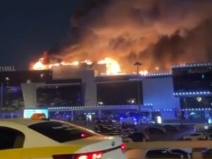 Стрельба в «Крокус Сити Холл» в Москве: много жертв, в здании взрывы и пожар, момент нападения террористов попал на видео