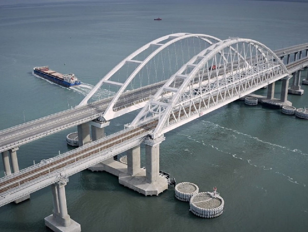 The Guardian: Лондон требовал от ФРГ ударить Taurus по Крымскому мосту