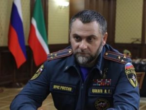 Оскорблял и угрожал полицейским: Baza раскрыла новые детали задержания главы МЧС Чечни Цакаева