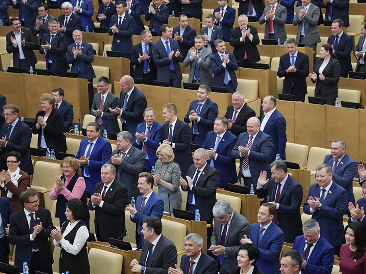 Reuters: чиновникам и депутатам ограничили выезд из России