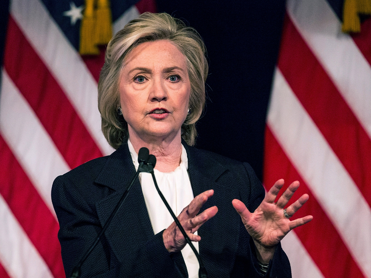 Хиллари Клинтон спровоцировала скандал на ТВ, нахамив американцам