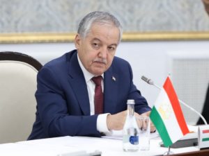 Глава МИД Таджикистана: таджикам массово отказывают во въезде в Россию