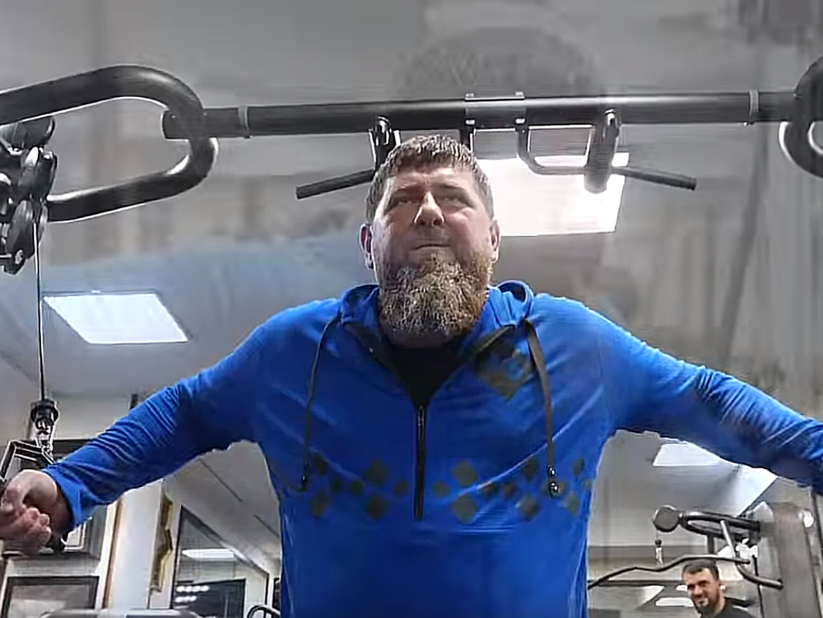 Кадыров показал видео из тренажерного зала на фоне слухов о тяжелой болезни